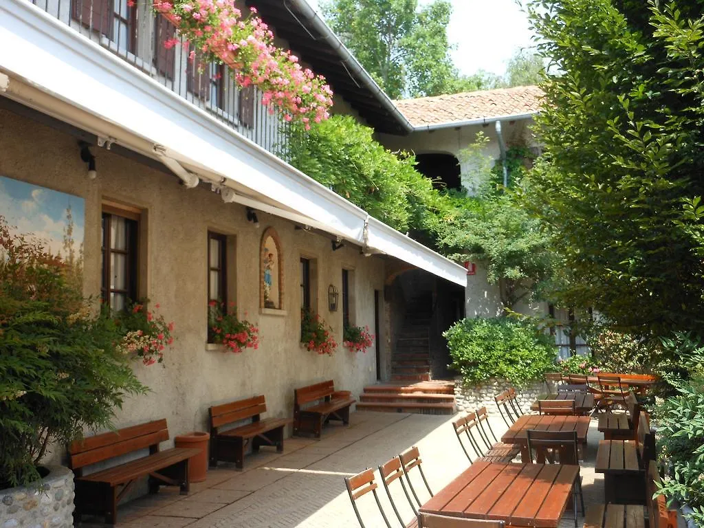 Farm stay Agriturismo Cassinazza Villa Orsenigo