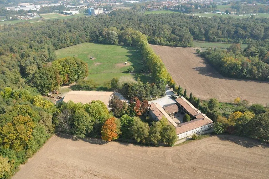 Farm stay Agriturismo Cassinazza Villa Orsenigo Italy